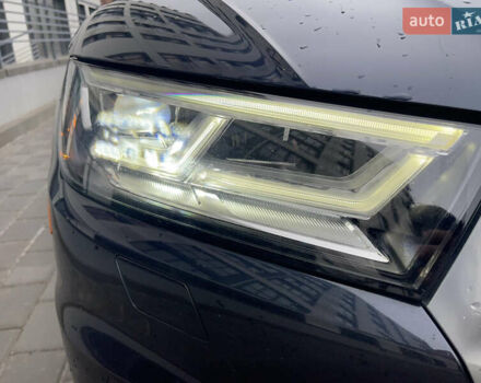 Сірий Ауді Ку 5, об'ємом двигуна 2 л та пробігом 300 тис. км за 19900 $, фото 17 на Automoto.ua