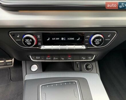 Серый Ауди Ку 5, объемом двигателя 2.97 л и пробегом 71 тыс. км за 53500 $, фото 35 на Automoto.ua