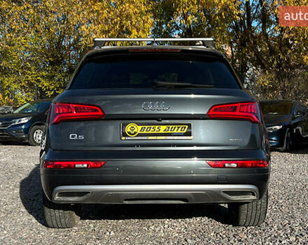 Серый Ауди Ку 5, объемом двигателя 1.98 л и пробегом 103 тыс. км за 26900 $, фото 4 на Automoto.ua