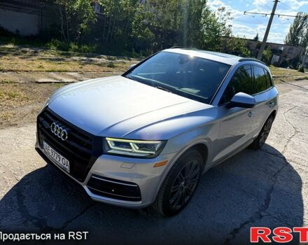 Сірий Ауді Ку 5, об'ємом двигуна 2 л та пробігом 126 тис. км за 28000 $, фото 4 на Automoto.ua