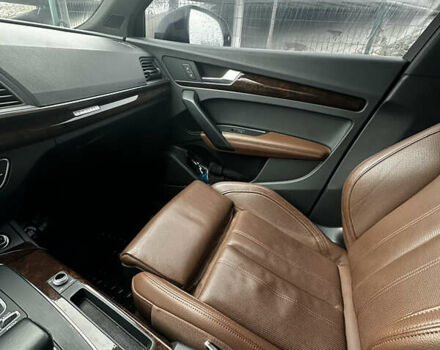 Серый Ауди Ку 5, объемом двигателя 1.98 л и пробегом 89 тыс. км за 28000 $, фото 11 на Automoto.ua