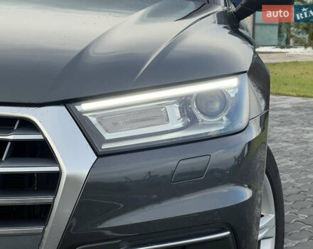 Серый Ауди Ку 5, объемом двигателя 1.97 л и пробегом 168 тыс. км за 30999 $, фото 3 на Automoto.ua