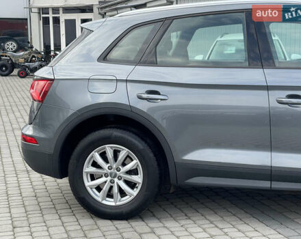 Серый Ауди Ку 5, объемом двигателя 1.97 л и пробегом 204 тыс. км за 28400 $, фото 9 на Automoto.ua