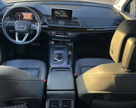 Серый Ауди Ку 5, объемом двигателя 1.98 л и пробегом 55 тыс. км за 27800 $, фото 45 на Automoto.ua