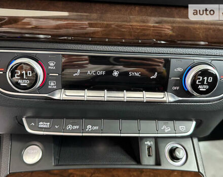 Серый Ауди Ку 5, объемом двигателя 2 л и пробегом 165 тыс. км за 26250 $, фото 31 на Automoto.ua