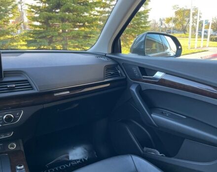 Сірий Ауді Ку 5, об'ємом двигуна 2 л та пробігом 83 тис. км за 26000 $, фото 6 на Automoto.ua