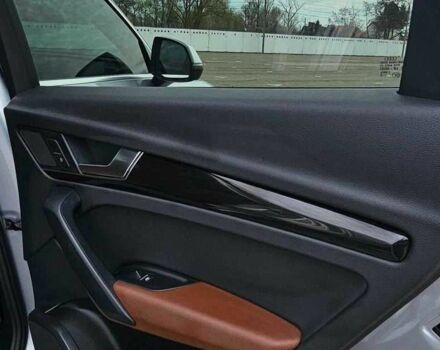 Серый Ауди Ку 5, объемом двигателя 2 л и пробегом 118 тыс. км за 17000 $, фото 6 на Automoto.ua