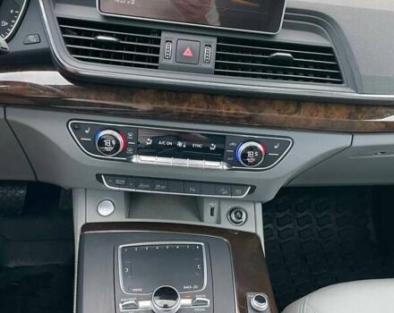 Серый Ауди Ку 5, объемом двигателя 1.98 л и пробегом 61 тыс. км за 32240 $, фото 14 на Automoto.ua