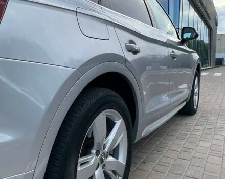 Серый Ауди Ку 5, объемом двигателя 1.98 л и пробегом 61 тыс. км за 32240 $, фото 2 на Automoto.ua