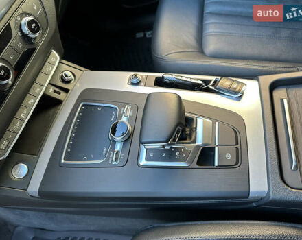 Серый Ауди Ку 5, объемом двигателя 1.97 л и пробегом 85 тыс. км за 38000 $, фото 15 на Automoto.ua