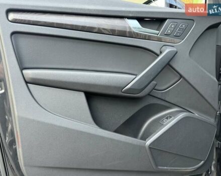 Сірий Ауді Ку 5, об'ємом двигуна 1.98 л та пробігом 63 тис. км за 27900 $, фото 17 на Automoto.ua