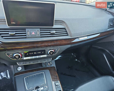 Серый Ауди Ку 5, объемом двигателя 1.98 л и пробегом 57 тыс. км за 9100 $, фото 9 на Automoto.ua