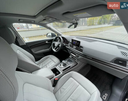 Сірий Ауді Ку 5, об'ємом двигуна 2 л та пробігом 300 тис. км за 21000 $, фото 30 на Automoto.ua