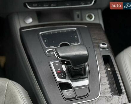 Серый Ауди Ку 5, объемом двигателя 2 л и пробегом 129 тыс. км за 19200 $, фото 21 на Automoto.ua