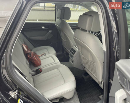 Сірий Ауді Ку 5, об'ємом двигуна 2 л та пробігом 300 тис. км за 19900 $, фото 35 на Automoto.ua