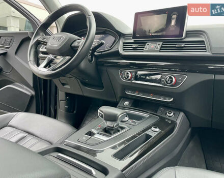 Серый Ауди Ку 5, объемом двигателя 1.98 л и пробегом 189 тыс. км за 23700 $, фото 25 на Automoto.ua