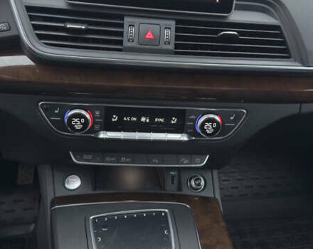 Серый Ауди Ку 5, объемом двигателя 1.98 л и пробегом 103 тыс. км за 28999 $, фото 15 на Automoto.ua