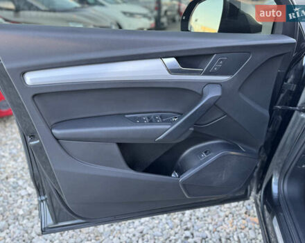 Серый Ауди Ку 5, объемом двигателя 1.97 л и пробегом 215 тыс. км за 39000 $, фото 15 на Automoto.ua