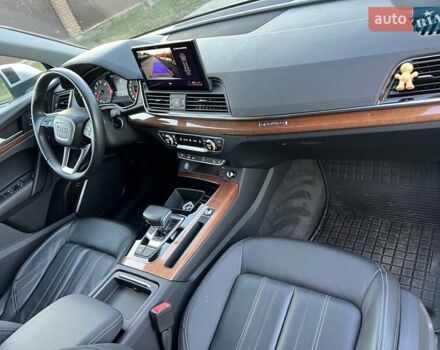 Сірий Ауді Ку 5, об'ємом двигуна 2 л та пробігом 77 тис. км за 28900 $, фото 31 на Automoto.ua