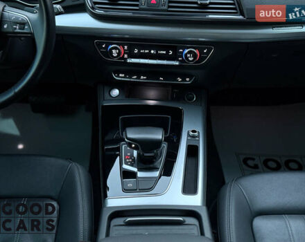 Серый Ауди Ку 5, объемом двигателя 1.98 л и пробегом 30 тыс. км за 52000 $, фото 24 на Automoto.ua