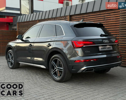 Серый Ауди Ку 5, объемом двигателя 1.98 л и пробегом 30 тыс. км за 52000 $, фото 4 на Automoto.ua