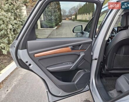 Серый Ауди Ку 5, объемом двигателя 2 л и пробегом 77 тыс. км за 28500 $, фото 15 на Automoto.ua