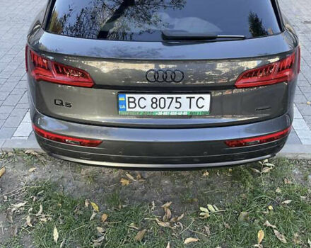 Серый Ауди Ку 5, объемом двигателя 1.98 л и пробегом 70 тыс. км за 37300 $, фото 2 на Automoto.ua