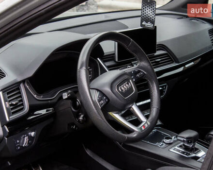 Сірий Ауді Ку 5, об'ємом двигуна 2 л та пробігом 149 тис. км за 31000 $, фото 94 на Automoto.ua