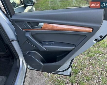 Сірий Ауді Ку 5, об'ємом двигуна 2 л та пробігом 77 тис. км за 28900 $, фото 29 на Automoto.ua