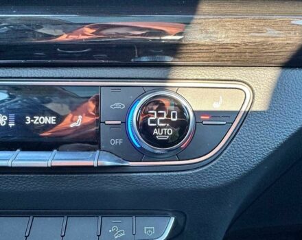 Сірий Ауді Ку 5, об'ємом двигуна 2 л та пробігом 34 тис. км за 29990 $, фото 23 на Automoto.ua