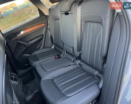 Сірий Ауді Ку 5, об'ємом двигуна 2 л та пробігом 77 тис. км за 28900 $, фото 24 на Automoto.ua