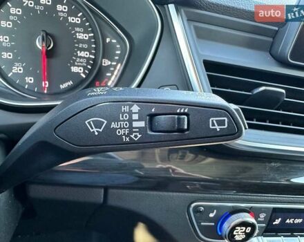 Сірий Ауді Ку 5, об'ємом двигуна 2 л та пробігом 34 тис. км за 29990 $, фото 28 на Automoto.ua