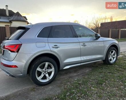 Сірий Ауді Ку 5, об'ємом двигуна 2 л та пробігом 77 тис. км за 28900 $, фото 3 на Automoto.ua