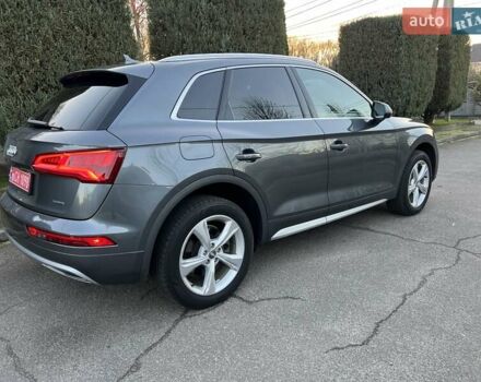 Сірий Ауді Ку 5, об'ємом двигуна 2 л та пробігом 104 тис. км за 26900 $, фото 6 на Automoto.ua