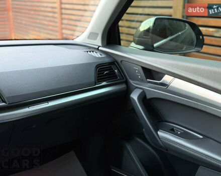 Серый Ауди Ку 5, объемом двигателя 1.98 л и пробегом 30 тыс. км за 52000 $, фото 26 на Automoto.ua