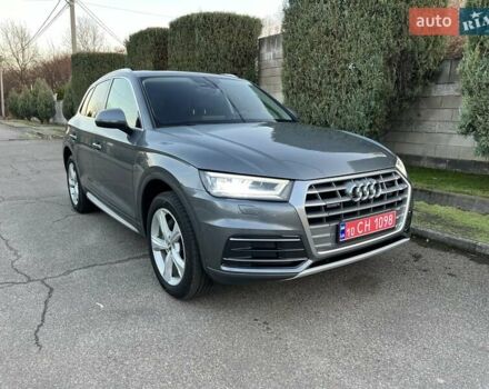 Сірий Ауді Ку 5, об'ємом двигуна 2 л та пробігом 104 тис. км за 26900 $, фото 1 на Automoto.ua