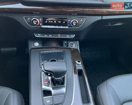 Сірий Ауді Ку 5, об'ємом двигуна 2 л та пробігом 104 тис. км за 26900 $, фото 18 на Automoto.ua