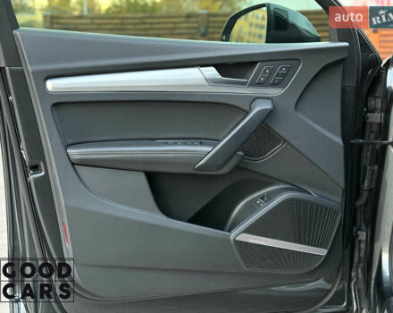 Серый Ауди Ку 5, объемом двигателя 1.98 л и пробегом 30 тыс. км за 52000 $, фото 16 на Automoto.ua