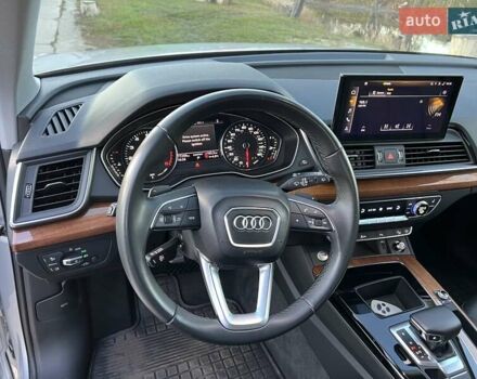 Сірий Ауді Ку 5, об'ємом двигуна 2 л та пробігом 77 тис. км за 28900 $, фото 12 на Automoto.ua