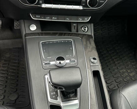 Серый Ауди Ку 5, объемом двигателя 1.98 л и пробегом 100 тыс. км за 34500 $, фото 24 на Automoto.ua