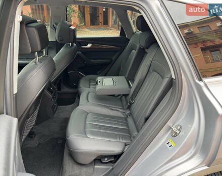 Серый Ауди Ку 5, объемом двигателя 2 л и пробегом 131 тыс. км за 30500 $, фото 56 на Automoto.ua