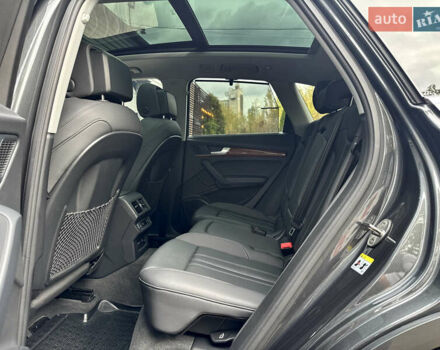 Серый Ауди Ку 5, объемом двигателя 1.98 л и пробегом 41 тыс. км за 51900 $, фото 24 на Automoto.ua