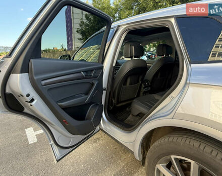 Серый Ауди Ку 5, объемом двигателя 2 л и пробегом 84 тыс. км за 33199 $, фото 17 на Automoto.ua