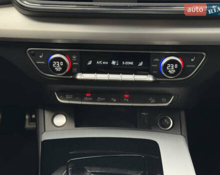 Серый Ауди Ку 5, объемом двигателя 3 л и пробегом 63 тыс. км за 52500 $, фото 26 на Automoto.ua