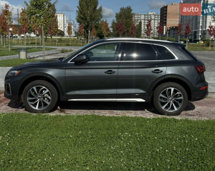 Серый Ауди Ку 5, объемом двигателя 1.98 л и пробегом 123 тыс. км за 32999 $, фото 1 на Automoto.ua