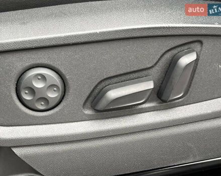 Серый Ауди Ку 5, объемом двигателя 1.98 л и пробегом 153 тыс. км за 29500 $, фото 29 на Automoto.ua