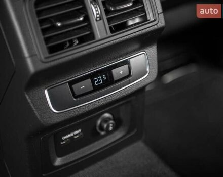 Серый Ауди Ку 5, объемом двигателя 1.98 л и пробегом 42 тыс. км за 36900 $, фото 2 на Automoto.ua