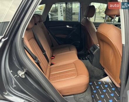 Серый Ауди Ку 5, объемом двигателя 3 л и пробегом 135 тыс. км за 44500 $, фото 40 на Automoto.ua