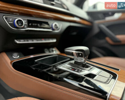 Сірий Ауді Ку 5, об'ємом двигуна 2 л та пробігом 23 тис. км за 39900 $, фото 80 на Automoto.ua