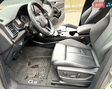 Серый Ауди Ку 5, объемом двигателя 1.98 л и пробегом 31 тыс. км за 39900 $, фото 28 на Automoto.ua